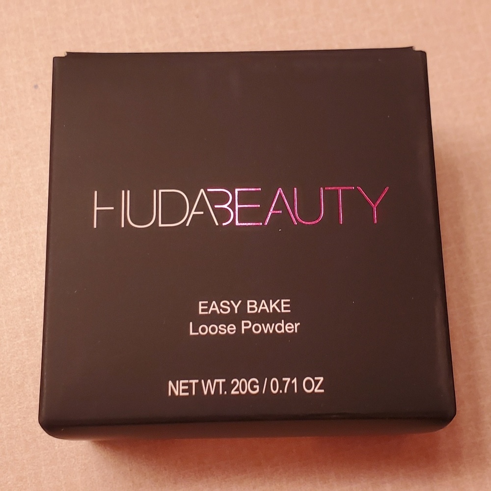 Huda Beauty Easy Bake Powder - Pound Cake